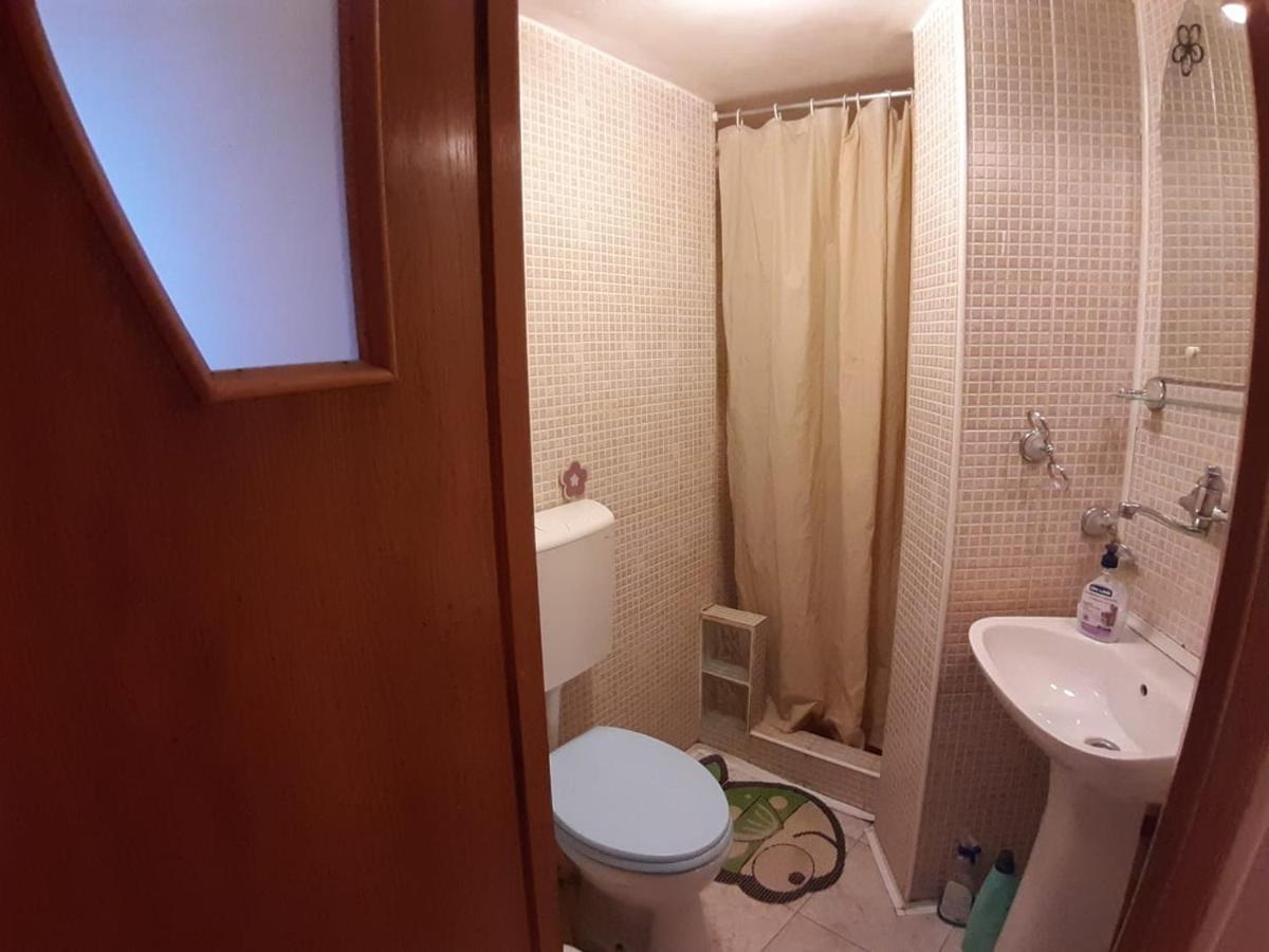 Old Town New Spacious Apartment Bukares Bagian luar foto