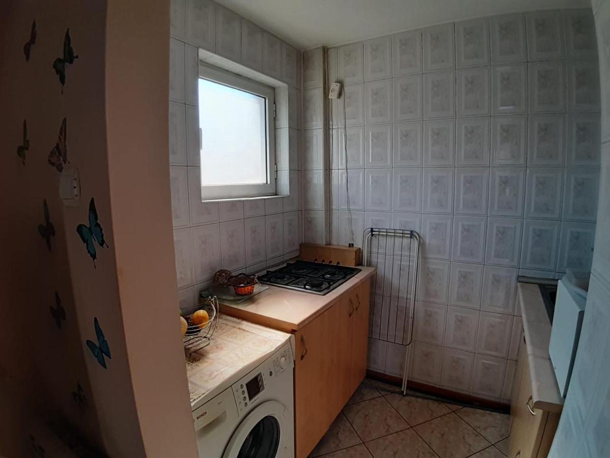 Old Town New Spacious Apartment Bukares Bagian luar foto