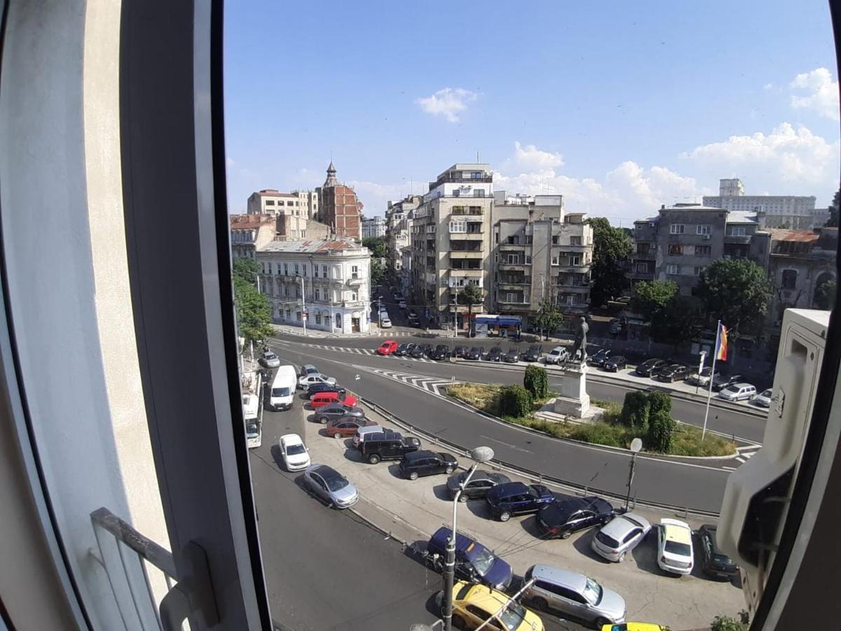 Old Town New Spacious Apartment Bukares Bagian luar foto
